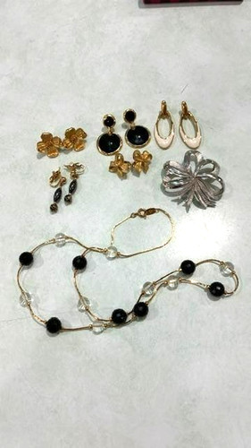 Lot trifari necklace - of, 7