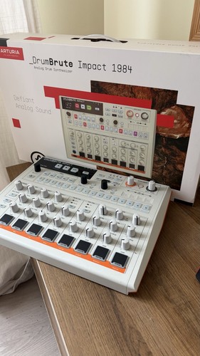 Arturia drumbrute impact 1984 - arturia,