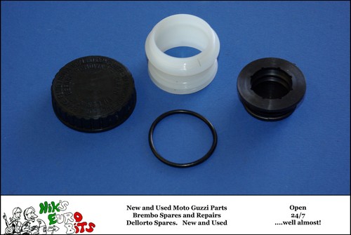 Master cylinder reservoir - cylinder,