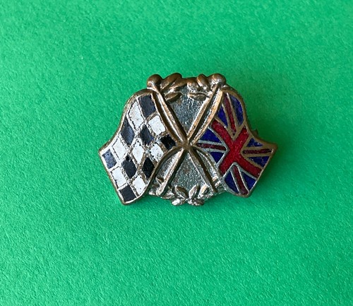 Vintage chequered flags pin