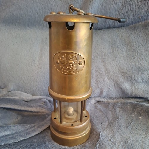 Brass welsh minors lamp - lamp, cymru