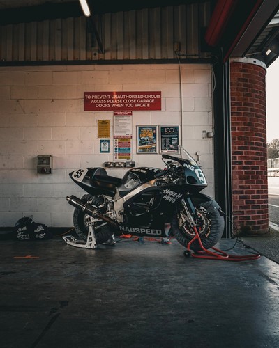 Suzuki gsxr750 srad race - gsxr750,