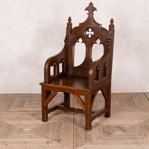 Large gothic hall - carver, chair