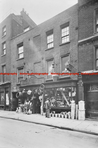 F002072 ironmongers shop - f002072,