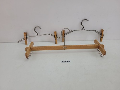 Coat hangers with - 3x,