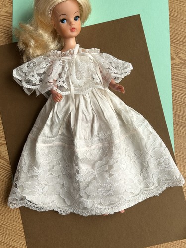 Vintage 1980s sindy doll - 💚,