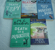 MC BEATON 5 PAPERBACK BOOKS