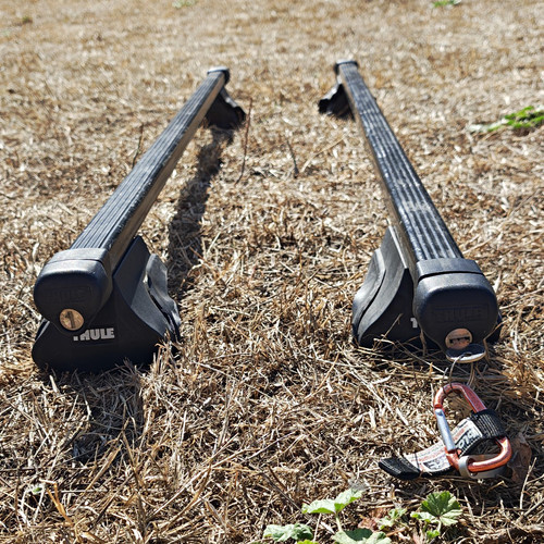 Thule roof bag - roof, bag.