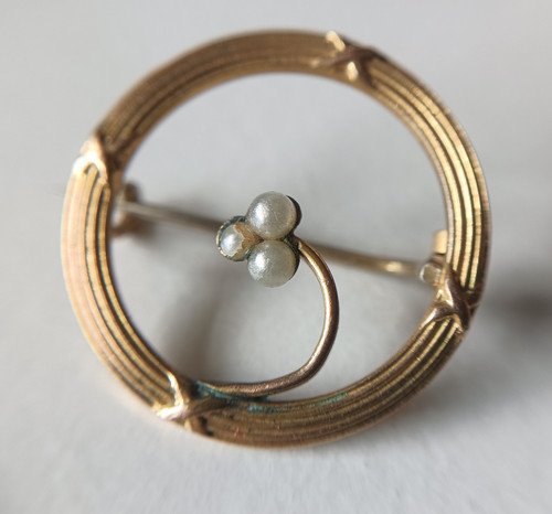 Antique gold tone krementz - gold,