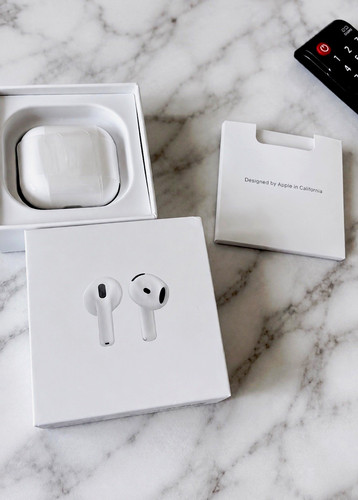 Airpods 4th gen - 4th,