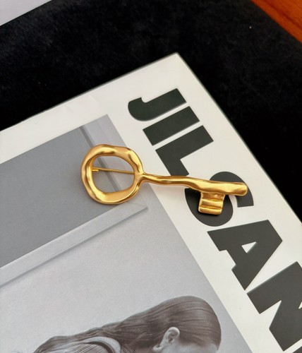 Schiaparelli fashion charm key - fashion,
