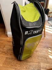AERO B2 MIDI CRICKET DUFFLE BAG GREEN BLACK USED GOOD CONDITION