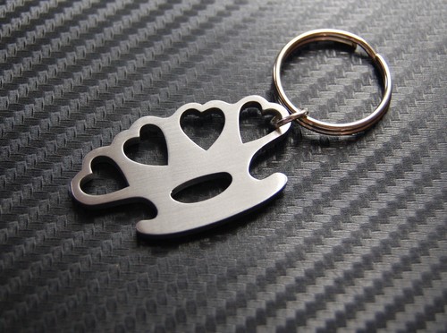 Heart knuckle duster - heart,