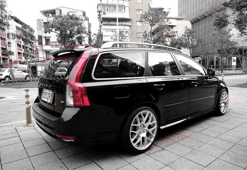 Volvo v50 rear roof spoiler - volvo,