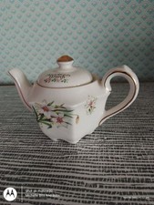 SADLER Small Teapot With White Flowers And 'March' On The Lid