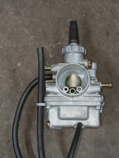 SUZUKI GT125 (GT185 GT200 X5) motorcycle RH carburettor.Mikuni MIC 366.NEW / NOS