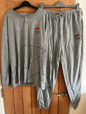 New QATAR Airways Business Class Grey Jersey Pyjamas & Slippers, Size L (XL)