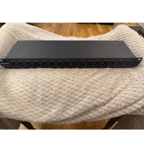 Millenium pb16 xlr - xlr, out