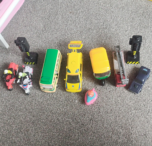 Mixed toy vehicle bundle - toy,
