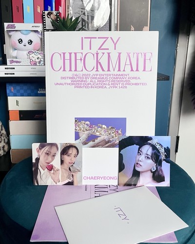 Itzy checkmate album - itzy,