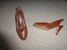 Ladies' brown leather sling