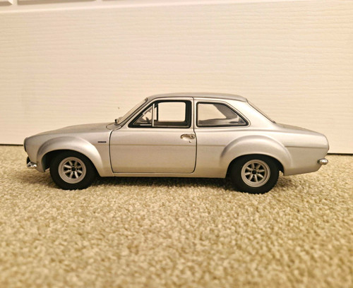 Minichamps ford escort - 1:18,