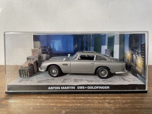 Aston martin db5 - #25, 007