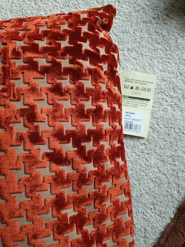 Bnwt curtina cushion and - bnwt, pad