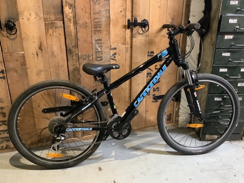 Black cannondale - black,