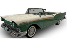 SUNSTAR : Ford Fairlane 500 Skyliner Cumberland Green/Colonial White 1957, 1:18