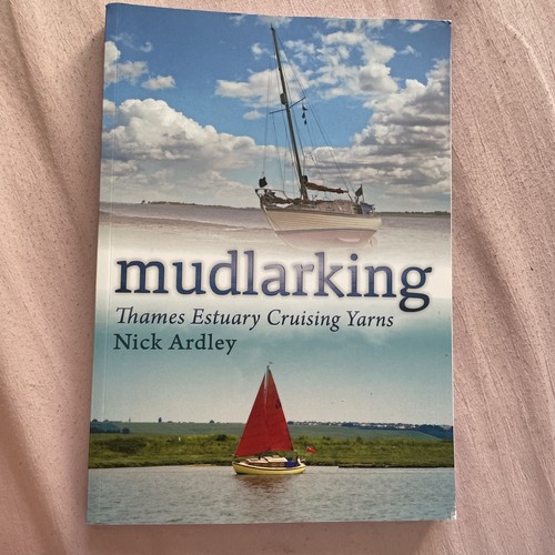 Mudlarking thames estuary - mudlarking,
