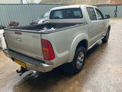 Ref 200 toyota hilux - toyota,