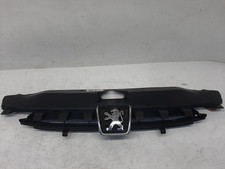 2004 PEUGEOT 307 Mk1 2 Door Convertible Front Centre Black Grille Grill W/ Badge