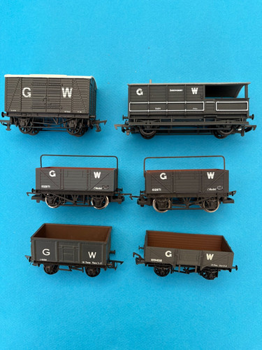 Job lot mixed gwr - wagons, and