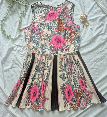 Chelsea girl floral - chelsea, pleated