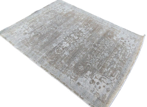 Hand tufted wool - tufted, 80%