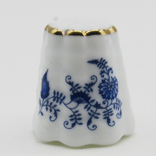 Thimble collectors club - collectors,
