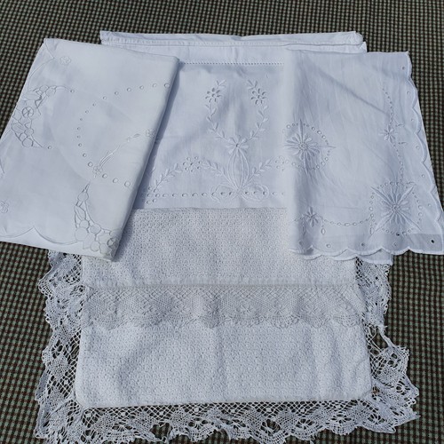 Bundle vintage embroidered