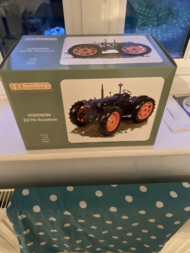 Universal hobbies fordson - hobbies,