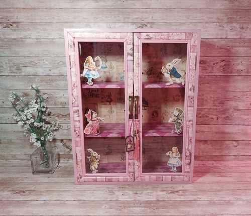 Alice wonderland display - in,
