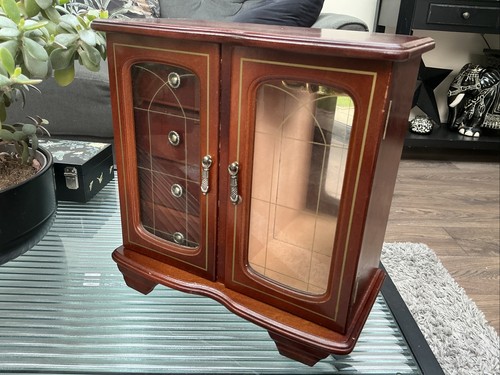Vintage wardrobe style - vintage,