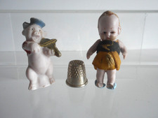 Antique doll house - , dolls