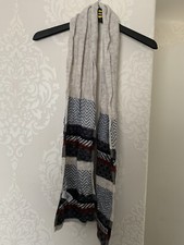 Ladies multicoloured scarf