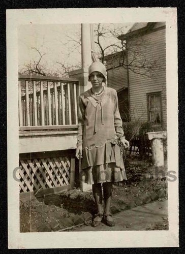 Flapper era woman lady - flapper,