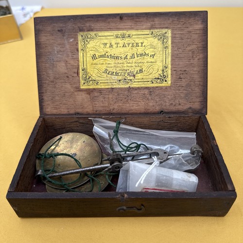 Antique t avery weighing - &,
