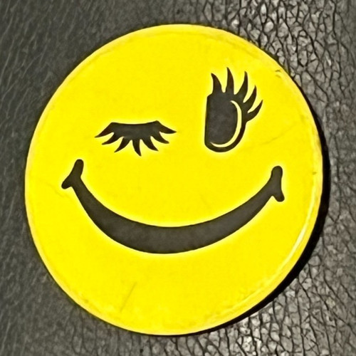 Vintage pin badge - pin, smiley