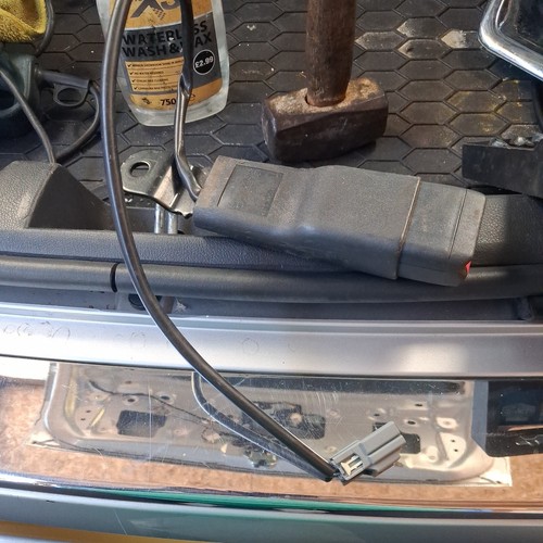 Chrysler 300c seat belt - seat, buckle