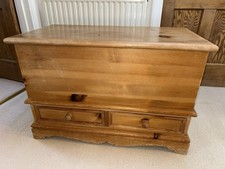 Solid Pine Blanket Box /