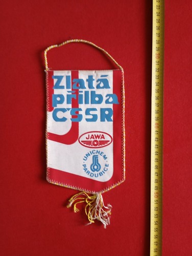 Old motorsport pennant - old,