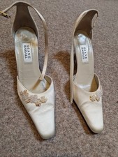 Beautiful Stylish 80s Vintage Women's Shoes. Size 6. Cream High Heels.